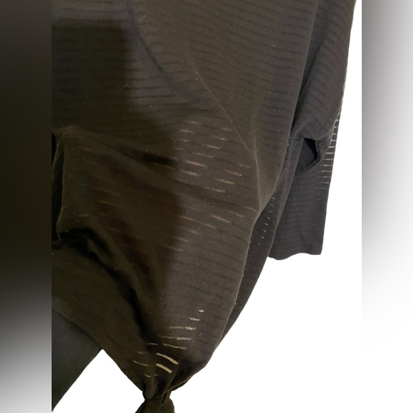 Chico’s Pullover Blouse Black, Size: M (Chico’s Size: 1) - Picture 3 of 3